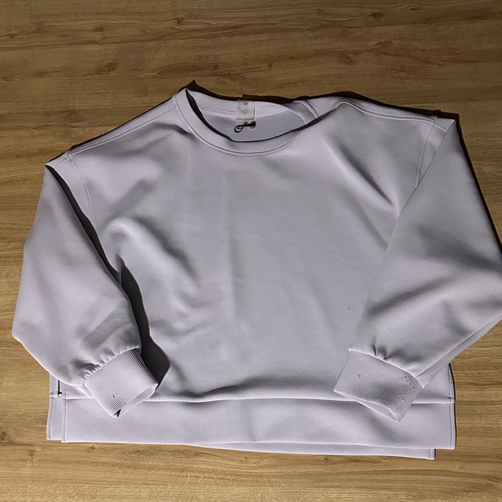 CALIA by Carrie Underwood Light Gray Crew Neck Sweater